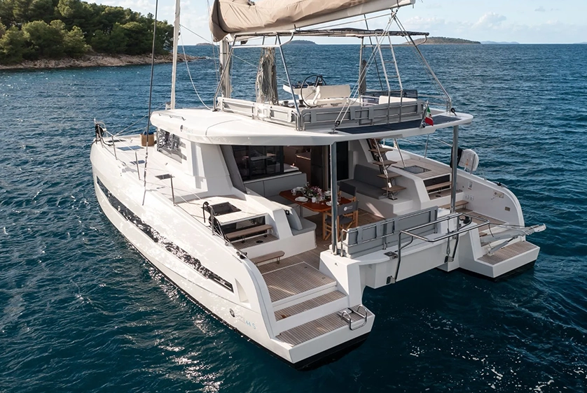 SOUTHWEST catamaran44_ext_01
