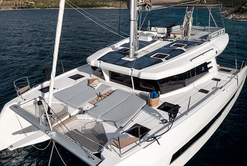 SOUTHWEST catamaran44_ext_03
