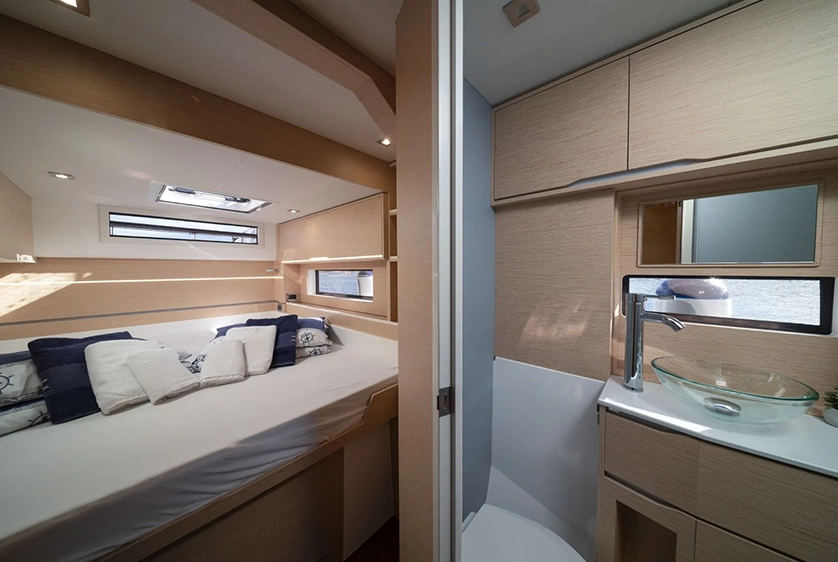 SOUTHWEST catamaran44_int_06