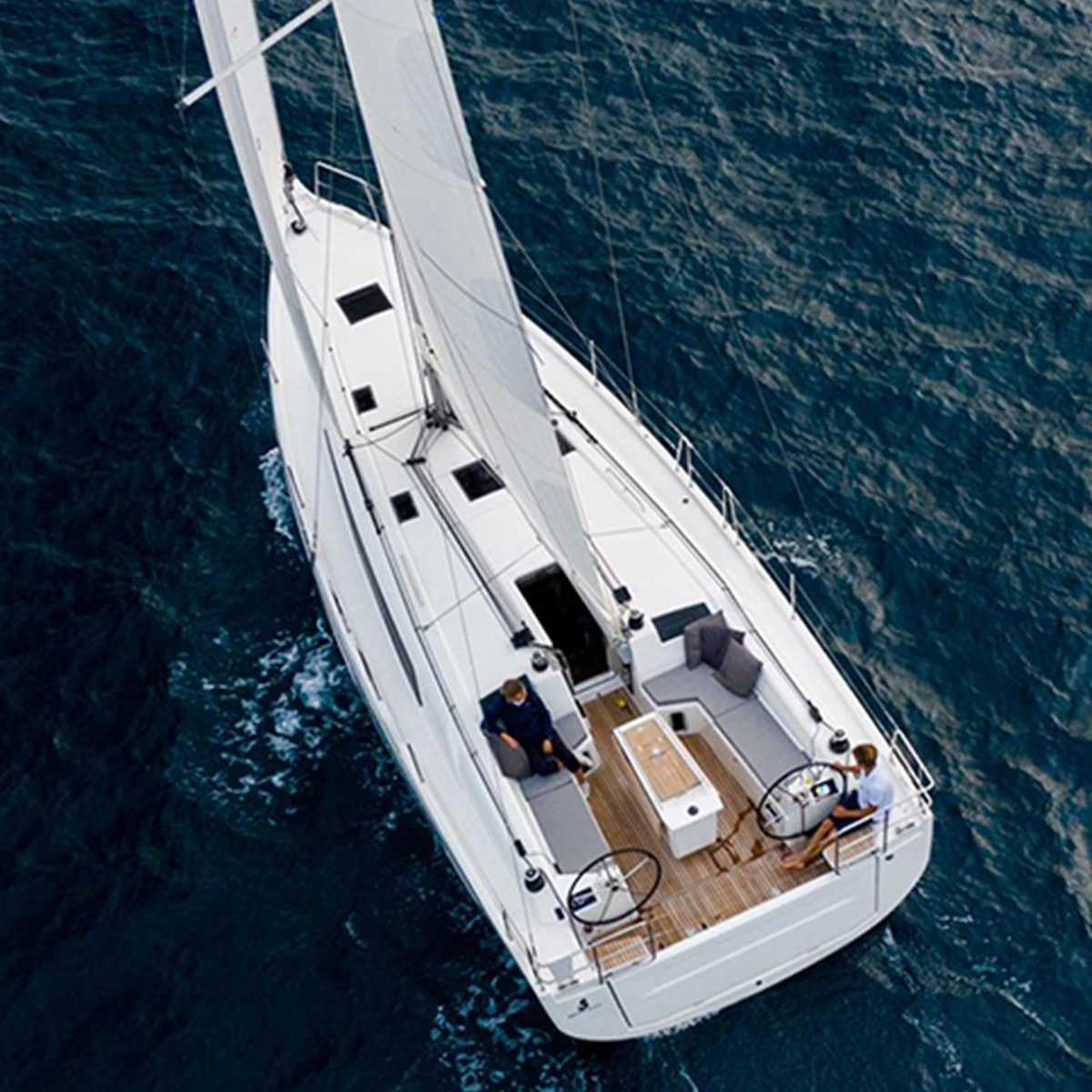 beneteau-slide-02